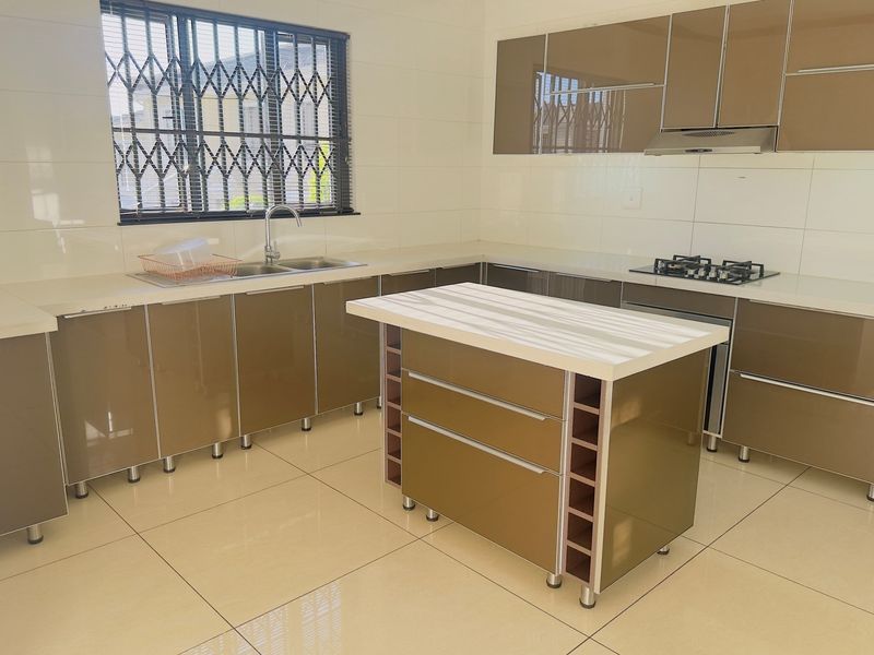 3 Bedroom,2,5 Bathroom house available for sale in Halfway Gardens - Photo 3