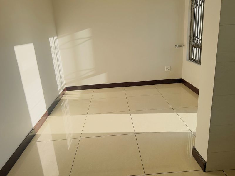 3 Bedroom,2,5 Bathroom house available for sale in Halfway Gardens - Photo 5