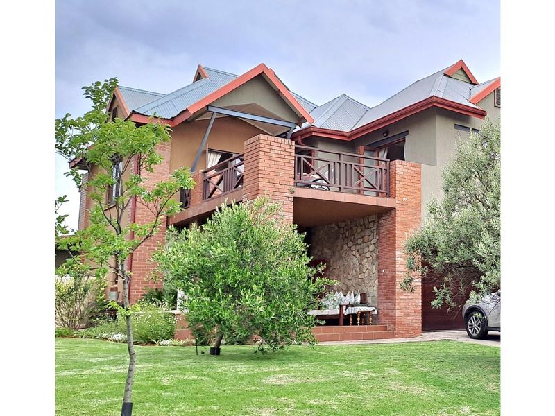 The estate is situated next to the world class Nick Price Golf Development. - Photo 3