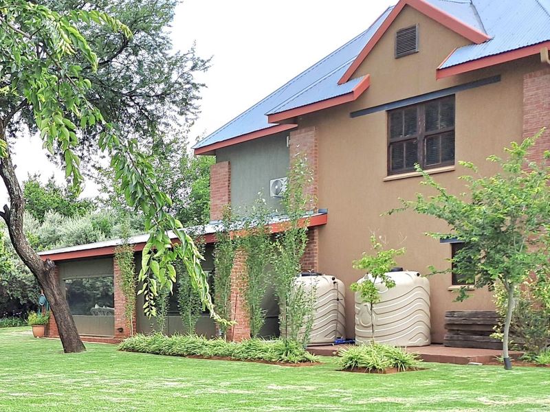 The estate is situated next to the world class Nick Price Golf Development. - Photo 2