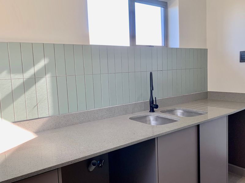 Timeless Coastal Retreat - Single-Level Masterpiece in a Secure Fynbos Eco Estate, Mossel Bay - Photo 2