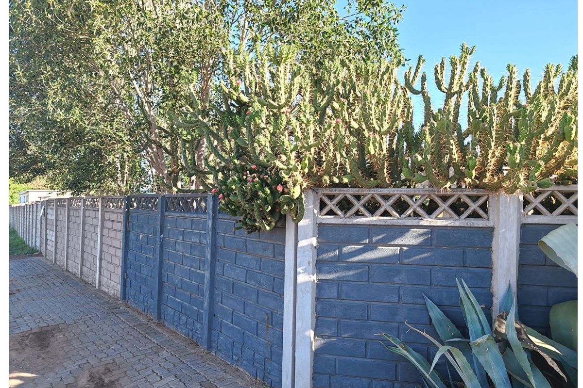_Daleside, Meyerton - Property for Sale _ R450 000.00 _ Vacant Land with Buildiing  _  2599sqm - Photo 3