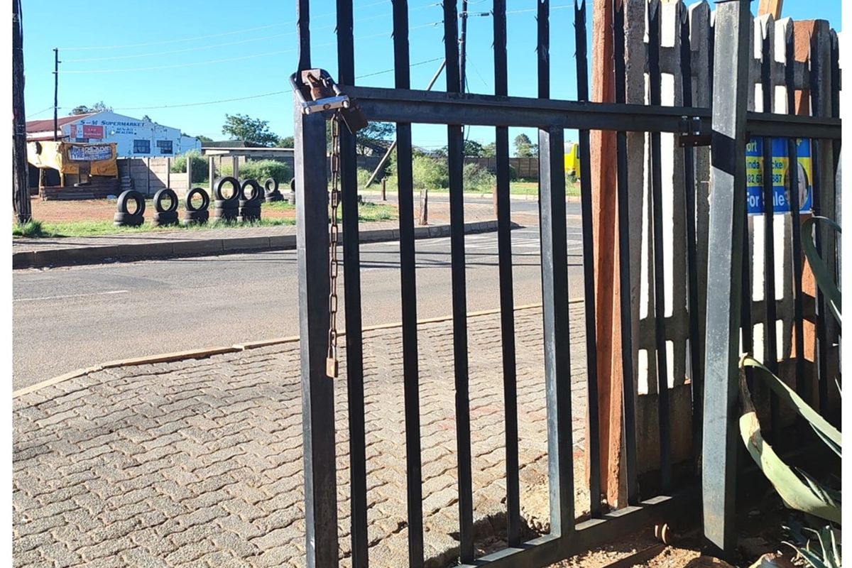 _Daleside, Meyerton - Property for Sale _ R450 000.00 _ Vacant Land with Buildiing  _  2599sqm - Photo 4