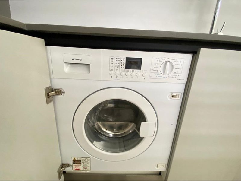 Luxurious 2 Bed Oasis in Heart of Bryanston - Photo 6