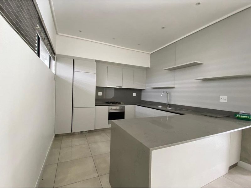 Luxurious 2 Bed Oasis in Heart of Bryanston - Photo 3