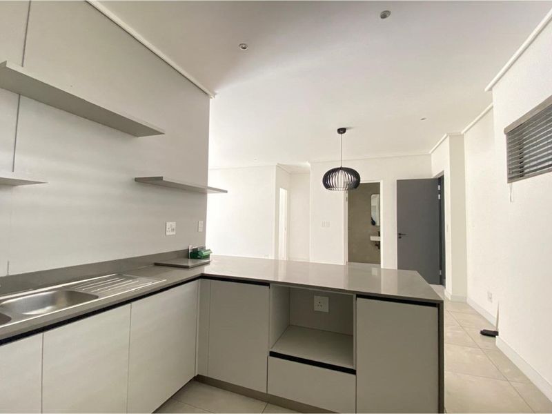 Luxurious 2 Bed Oasis in Heart of Bryanston - Photo 5