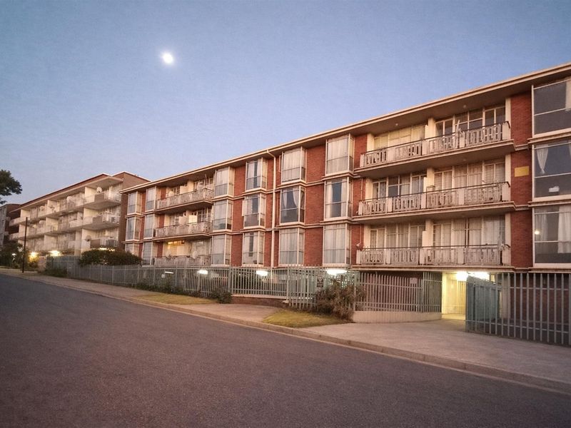 Price Reduced! Fully tenanted block of flats in Gresswold asking R13000000. Offers from R12000000 - Photo 5