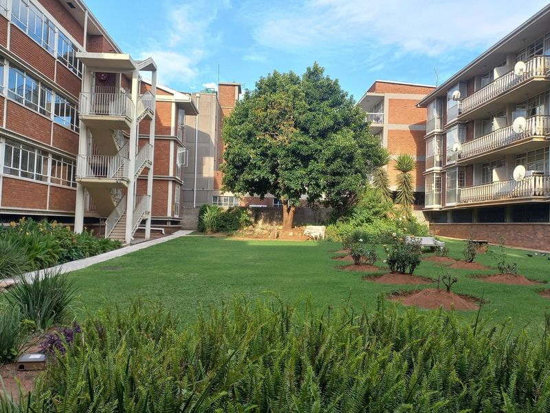 Price Reduced! Fully tenanted block of flats in Gresswold asking R13000000. Offers from R12000000 - Photo 4