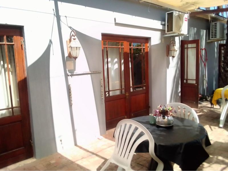 Amazing 21 ROOM Upmarket Guest House in Porterville - Photo 9