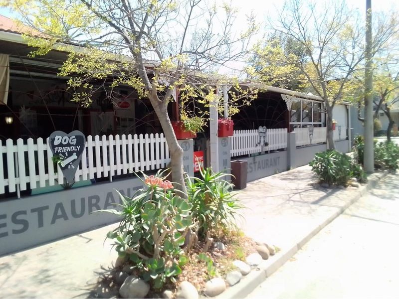 Amazing 21 ROOM Upmarket Guest House in Porterville - Photo 6