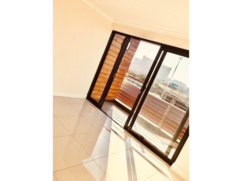 Two Bedroom Apartment Unfurnished available For Sale at Zonnebloem - Photo 6