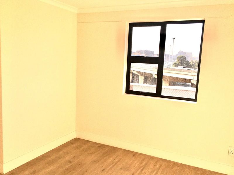 Two Bedroom Apartment Unfurnished available For Sale at Zonnebloem - Photo 9