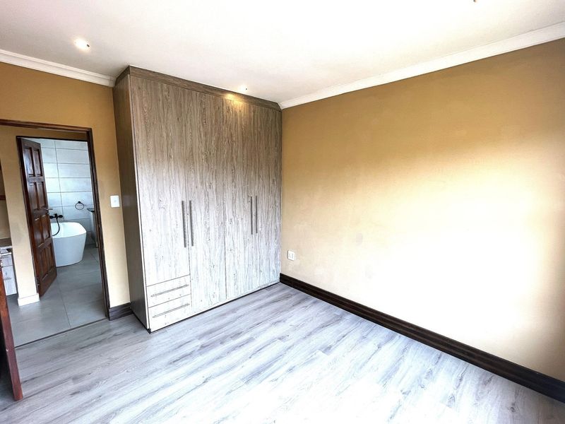 3 Bedroom House For Sale in Henley on Klip - Photo 10