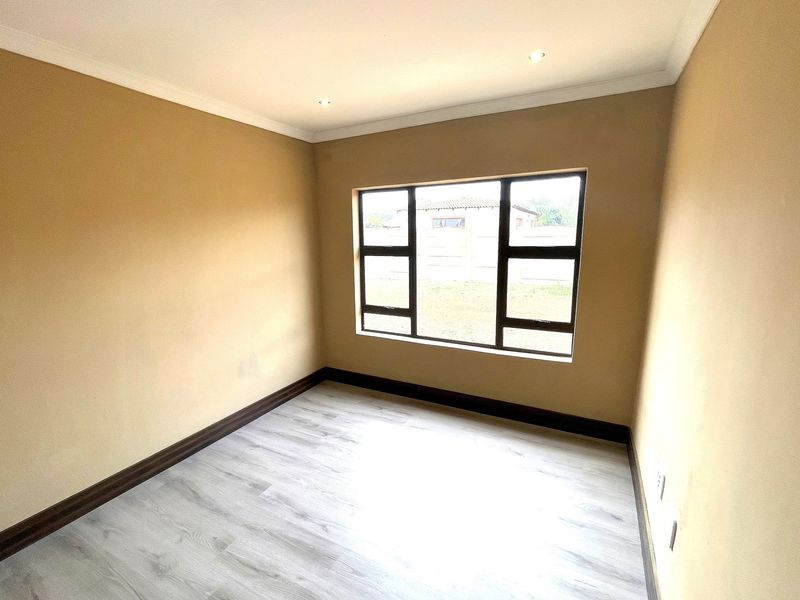 3 Bedroom House For Sale in Henley on Klip - Photo 9