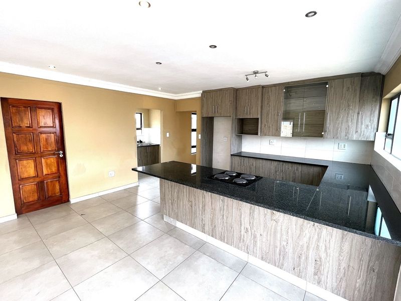 3 Bedroom House For Sale in Henley on Klip - Photo 3