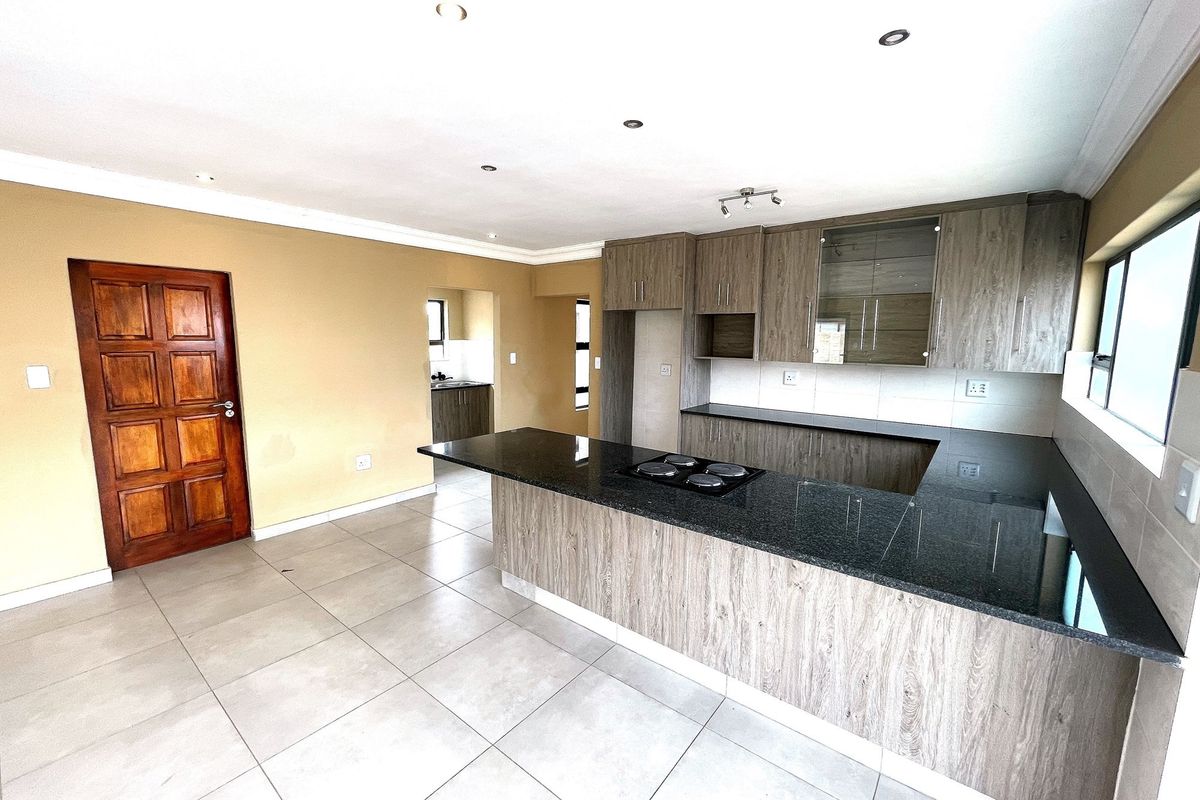 3 Bedroom House For Sale in Henley on Klip - Photo 3