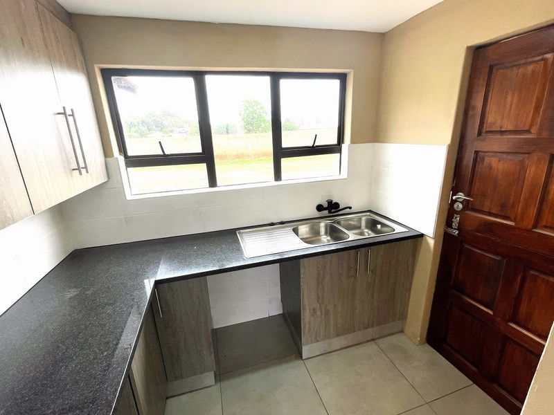 3 Bedroom House For Sale in Henley on Klip - Photo 5