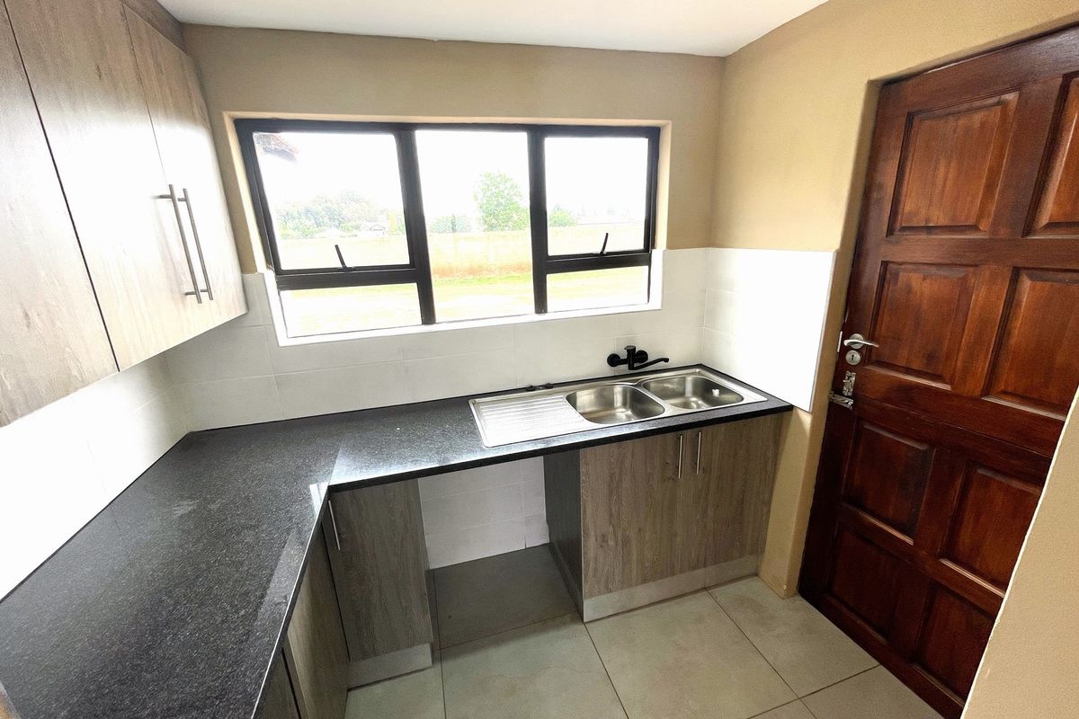 3 Bedroom House For Sale in Henley on Klip - Photo 5