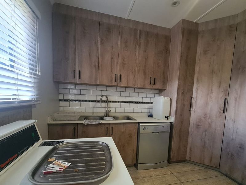 Charming 3-Bedroom Facebrick Home  with flat for sale. - Photo 10