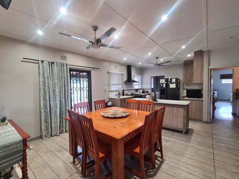 Charming 3-Bedroom Facebrick Home  with flat for sale. - Photo 6