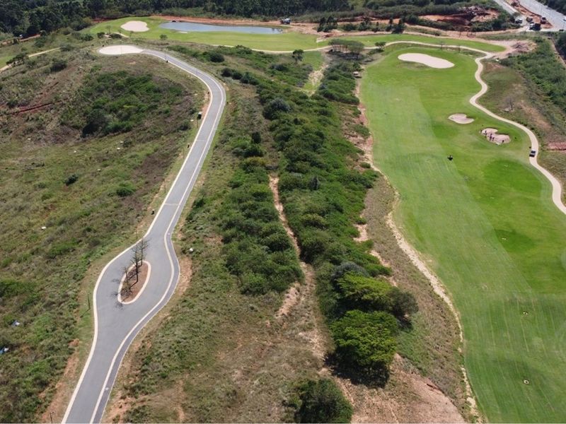 Lush Greenery and Fairway Views in Zimbali Lakes - Photo 7