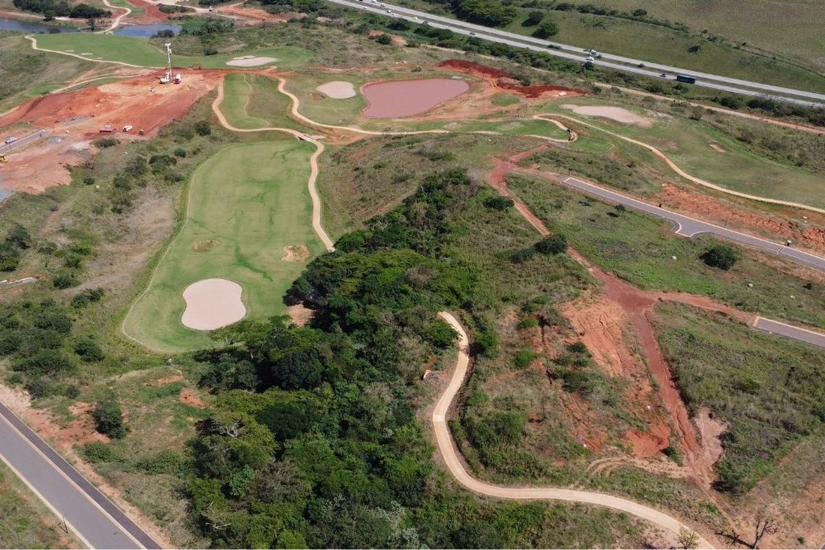 Lush Greenery and Fairway Views in Zimbali Lakes - Photo 4