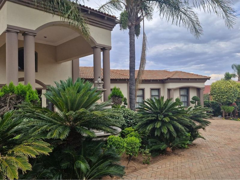 "Spacious Family Home in Doringkruin for Sale" - Photo 4