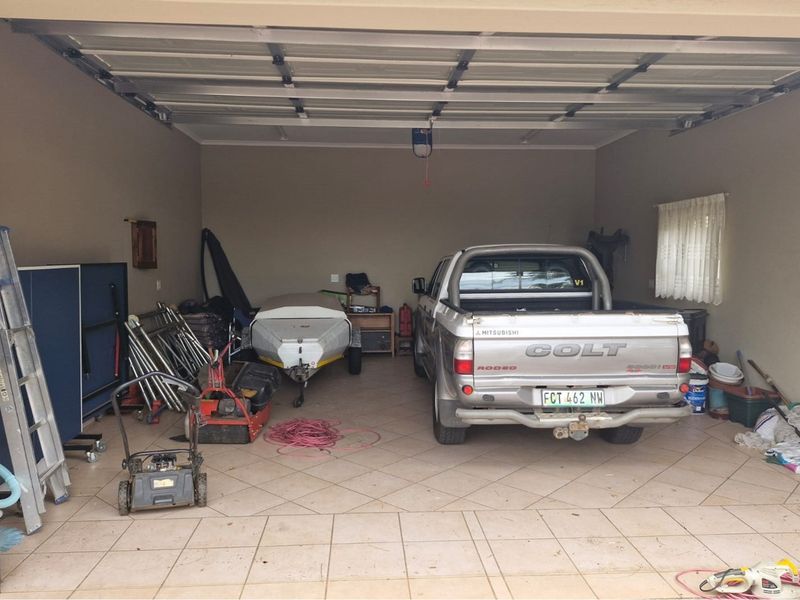 "Spacious Family Home in Doringkruin for Sale" - Photo 5