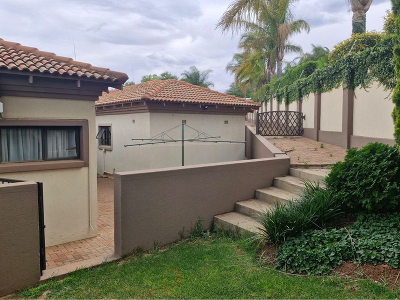 "Spacious Family Home in Doringkruin for Sale" - Photo 8