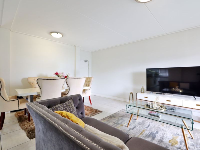 Modern 3 Bedroom Apartment at Prestigious Polofields Lifestyle Estate - Photo 3