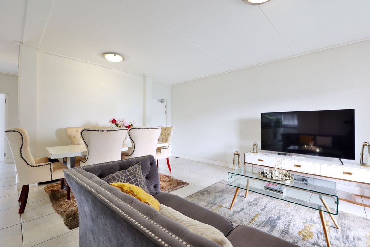 Modern 3 Bedroom Apartment at Prestigious Polofields Lifestyle Estate - Photo 3