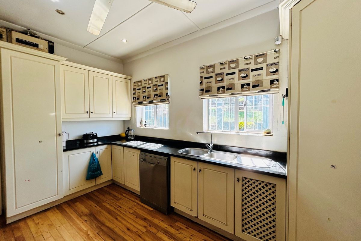 4 Bedroom House for Sale in Durban North - Photo 5