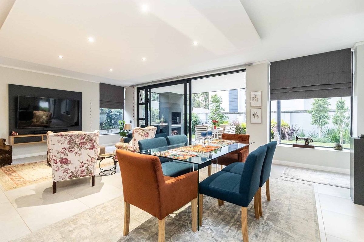 Sophisticated Contemporary Living | Exclusive Cluster Units in Waterkloof/Waterkloof Heights Border - Photo 3