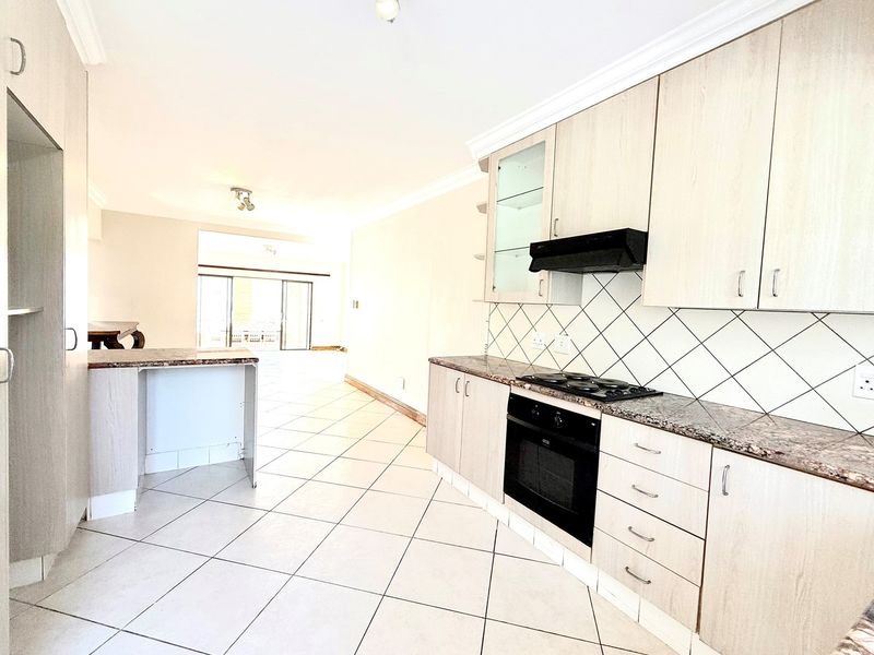 4 Bed Family Home with Stunning Golf Course Views - Photo 10