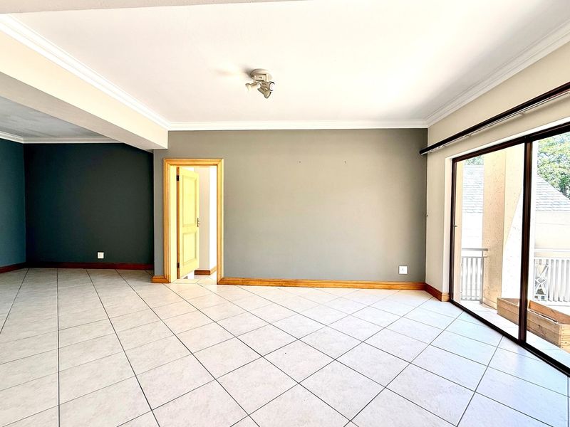 4 Bed Family Home with Stunning Golf Course Views - Photo 7