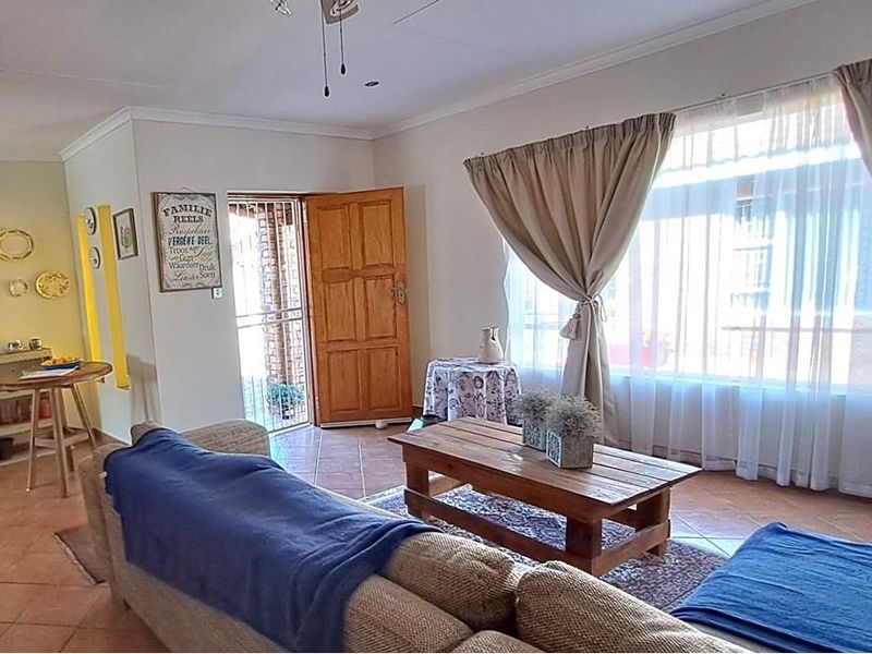 Spacious townhouse in quiet residential area - Photo 5