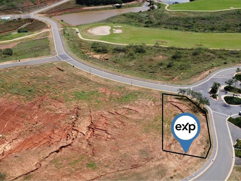 Prestigious Corner Plot with Panoramic Views in South Africa’s #1 Golf Estate - Photo 4