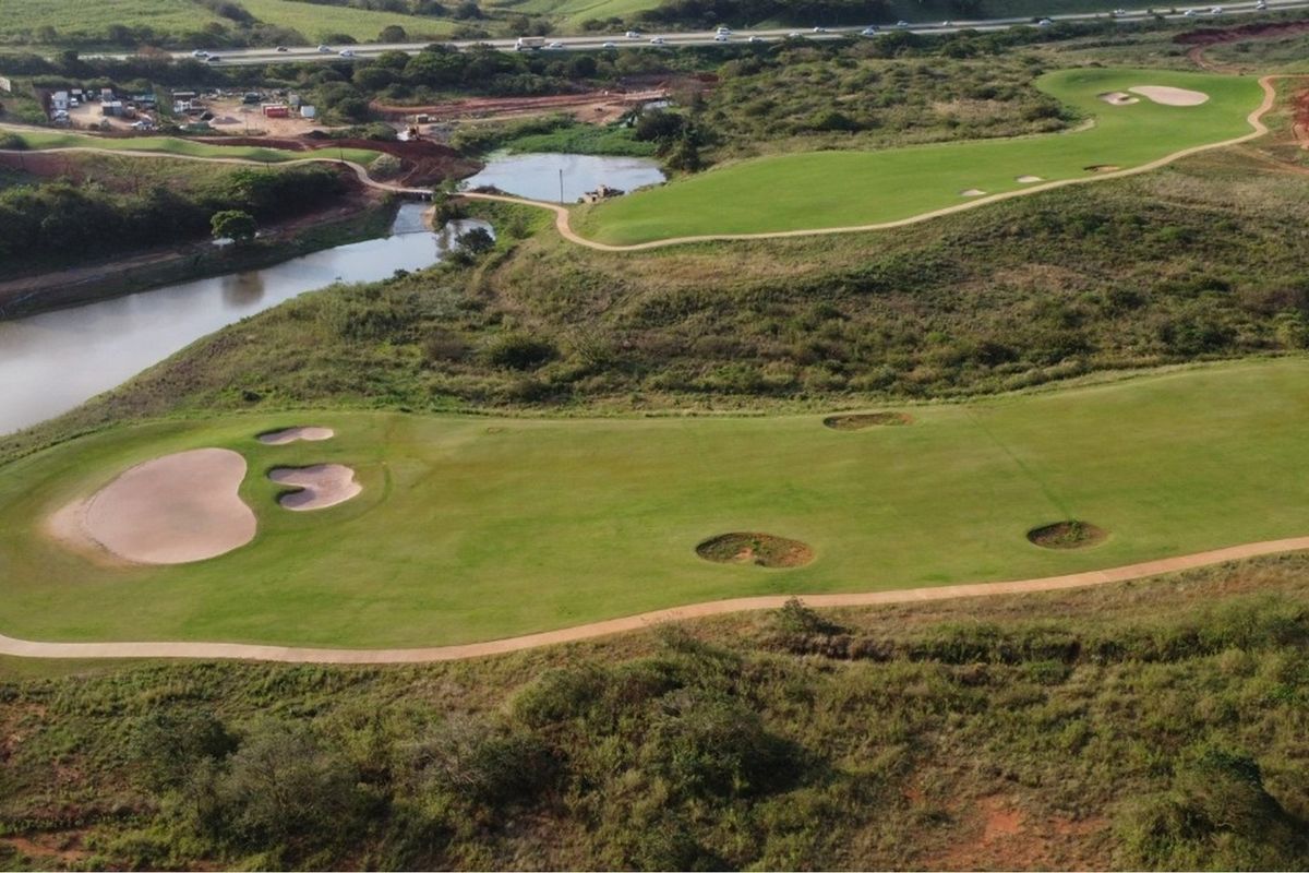 Prestigious Corner Plot with Panoramic Views in South Africa’s #1 Golf Estate - Photo 3