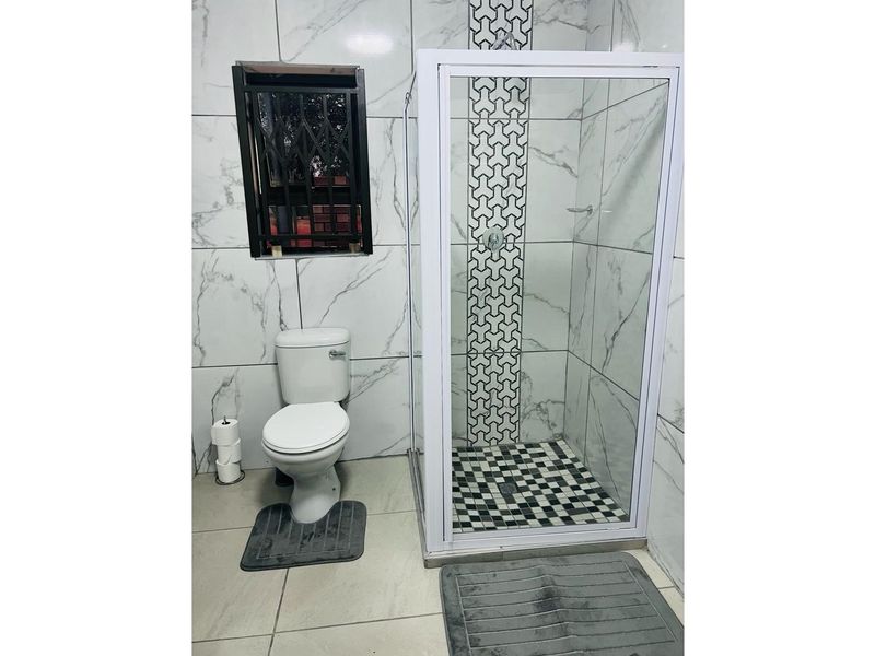 Affordable Student  Accommodation near High School, Gym and University. - Photo 8