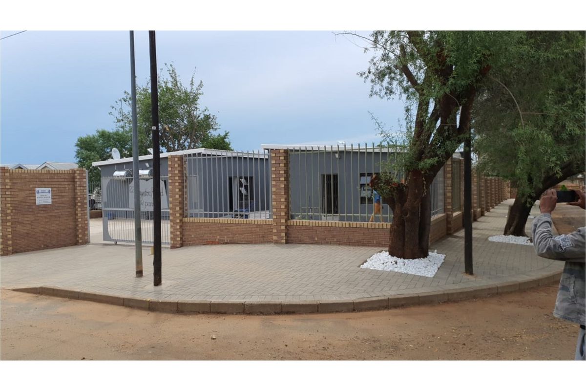 Affordable Student  Accommodation near High School, Gym and University. - Photo 4