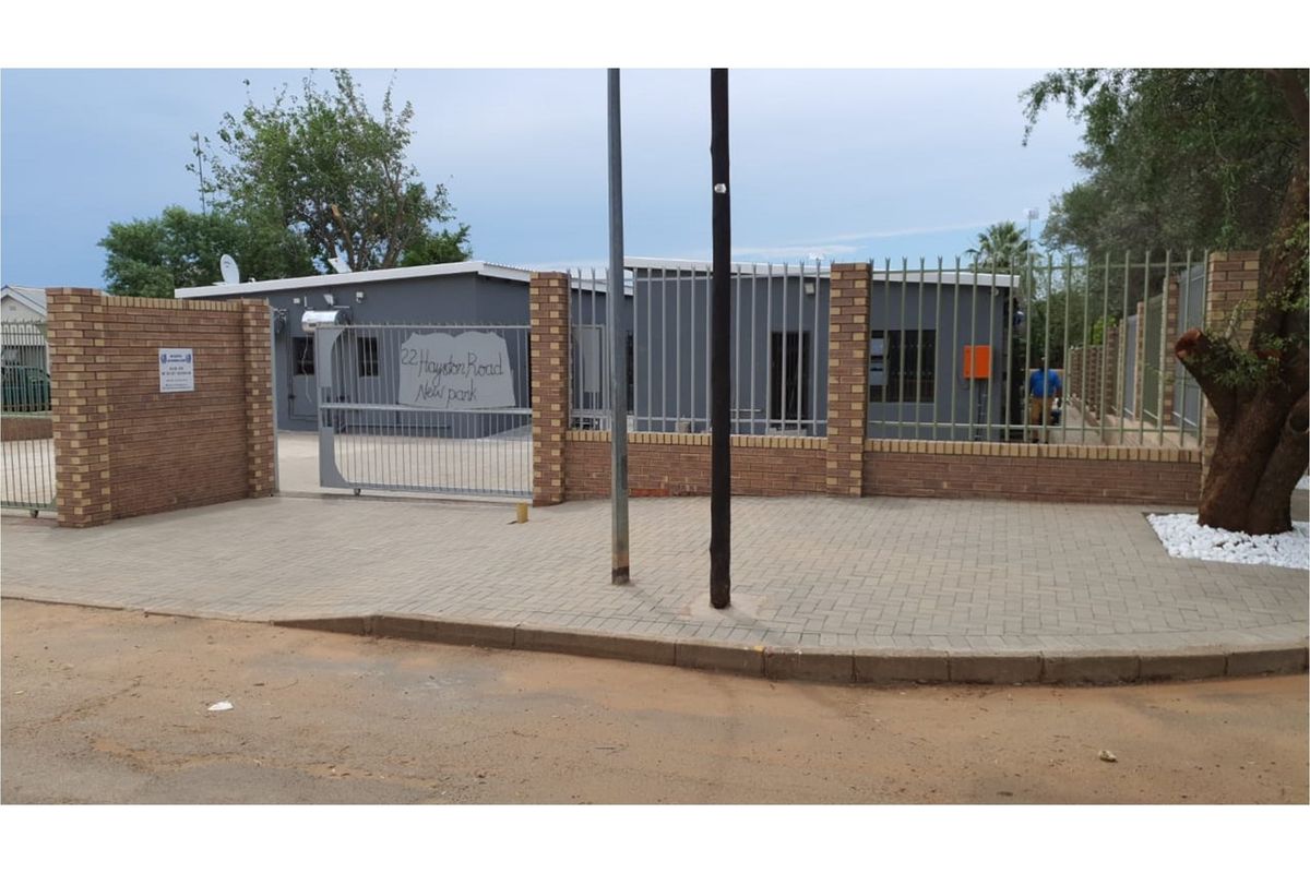 Affordable Student  Accommodation near High School, Gym and University. - Photo 3