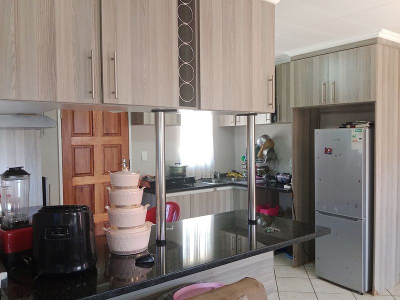 Nice and affordable house for rental in Nellmapius, available from June - Photo 7