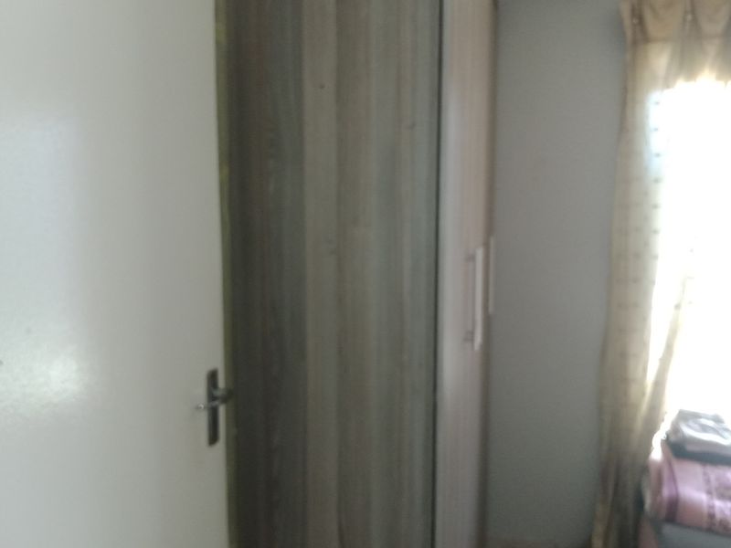Nice and affordable house for rental in Nellmapius, available from June - Photo 4