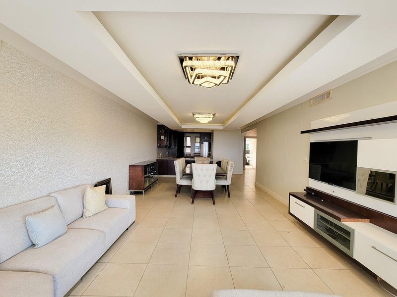 4 Bed 4 Bath Luxury Unit in an Estate with drive up access - Photo 4