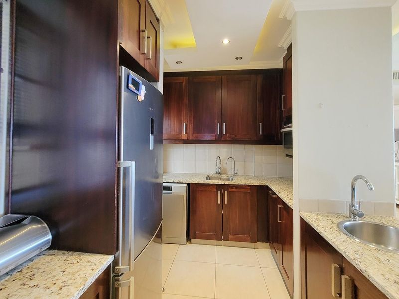4 Bed 4 Bath Luxury Unit in an Estate with drive up access - Photo 10