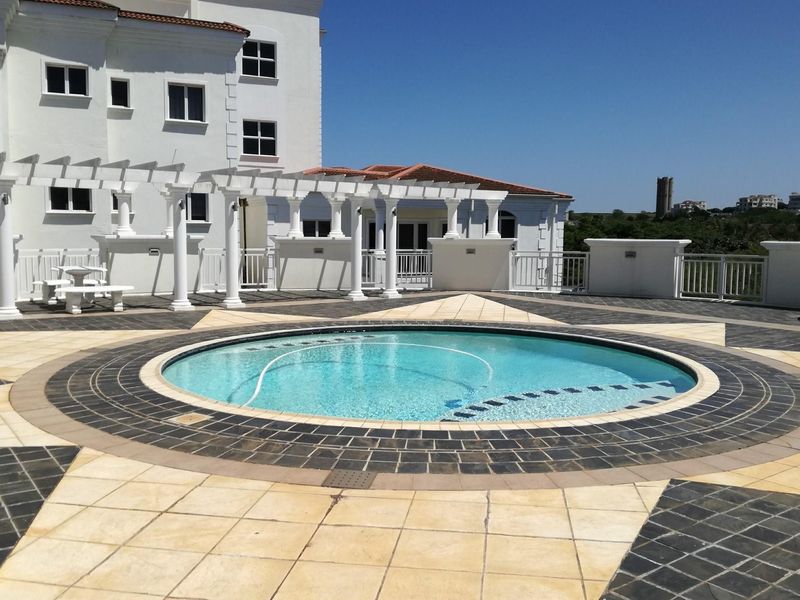 4 Bed 4 Bath Luxury Unit in an Estate with drive up access - Photo 2