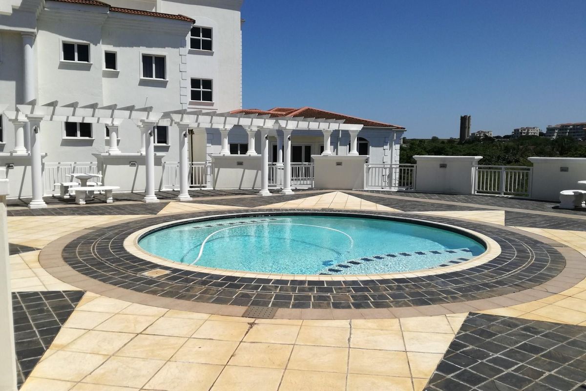 4 Bed 4 Bath Luxury Unit in an Estate with drive up access - Photo 2