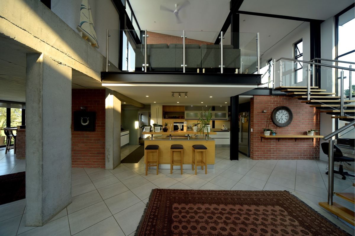 Exceptional Luxury Living on a Private Estate in Chartwell - Photo 5