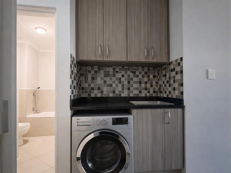 Ground Floor 2 Bedroom Apartment with Garden : For Sale within Buh-Rein Estate - Photo 9