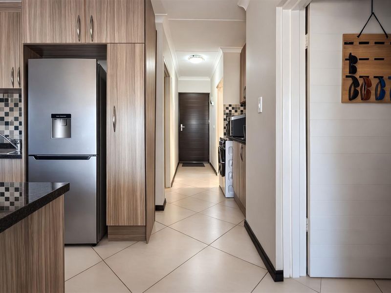 Ground Floor 2 Bedroom Apartment with Garden : For Sale within Buh-Rein Estate - Photo 10